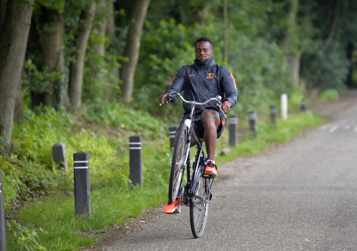 GALERIE FOTO Steaua pe două roți :) » Imagini cu steliștii în cantonamentul de la Apeldoorn