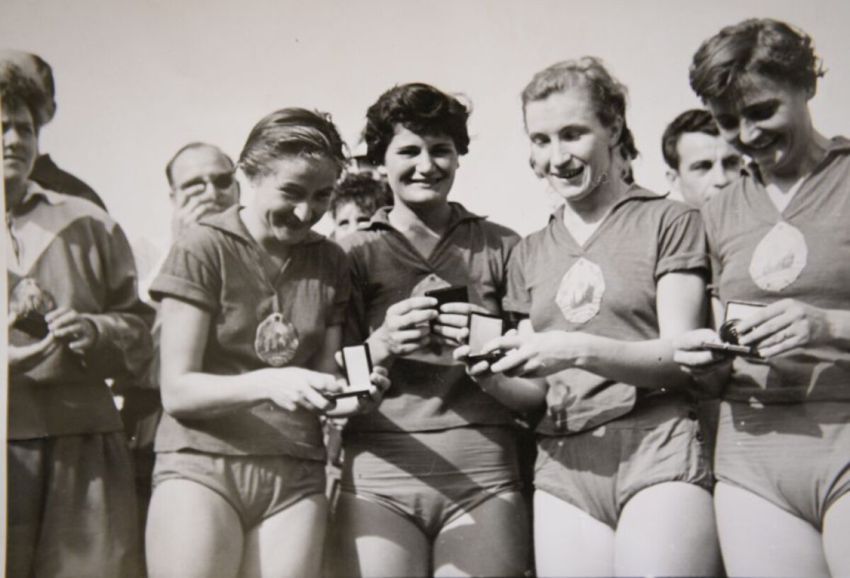 60 de ani de glorie » Azi se împlinesc șase decenii de la primul titlu de campioană mondială cucerit de echipa națională feminină la handbal în 11