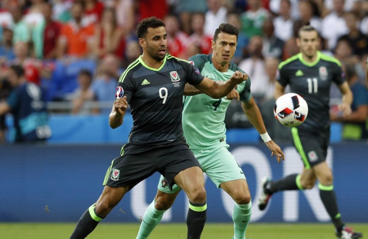 FOTO + VIDEO Portugalia este prima finalistă de la EURO! » Ronaldo și colegii lui au trecut de Țara Galilor, scor 2-0