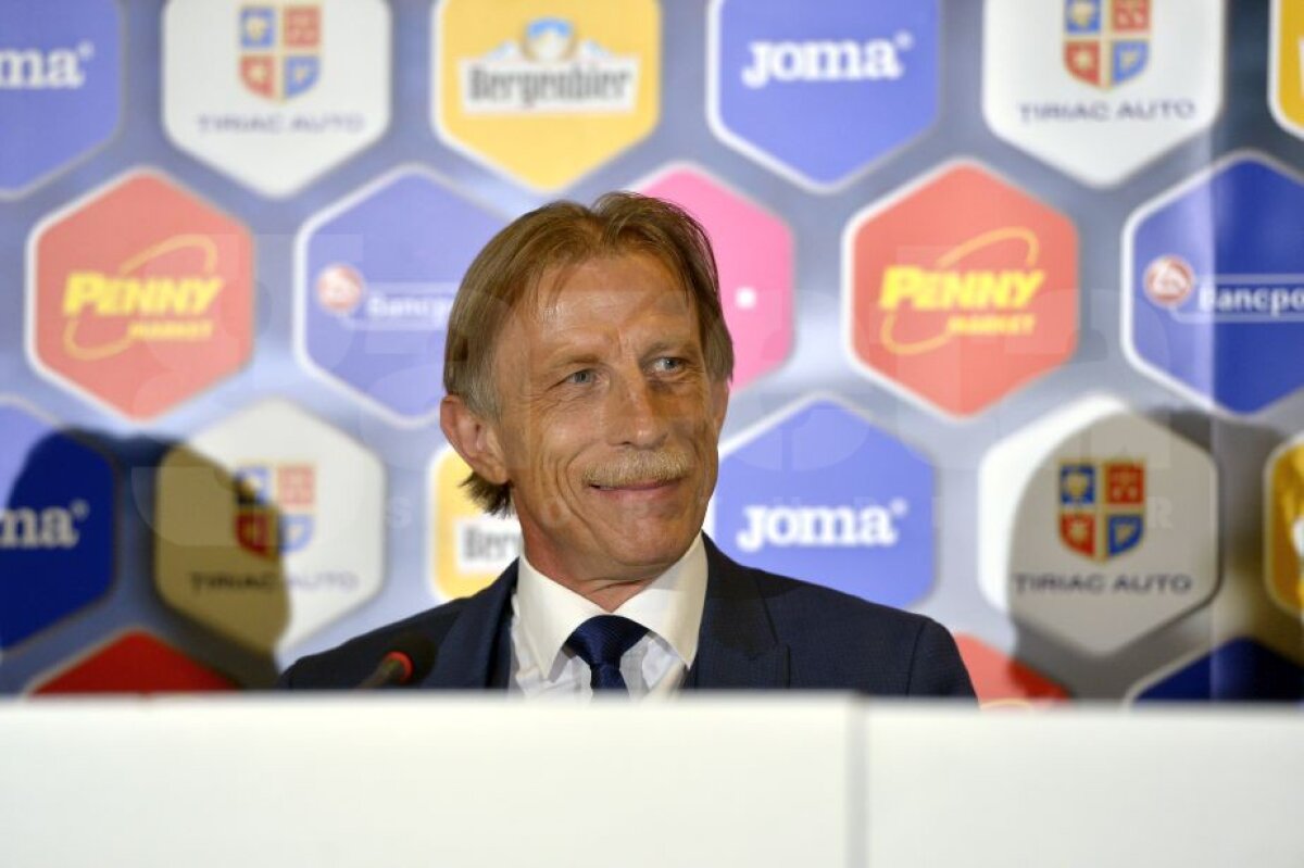 FOTO Christoph Daum a fost prezentat într-o conferință de presă » Spune că va învăța limba română și anunță naturalizări: "Ați văzut și în naționala Germaniei"