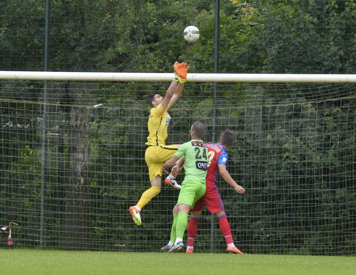 FOTO Steaua merge ceas! A învins Charleroi în al doilea amical din Olanda, scor 3-0 » Tudorie a ajuns la 3 goluri în două meciuri