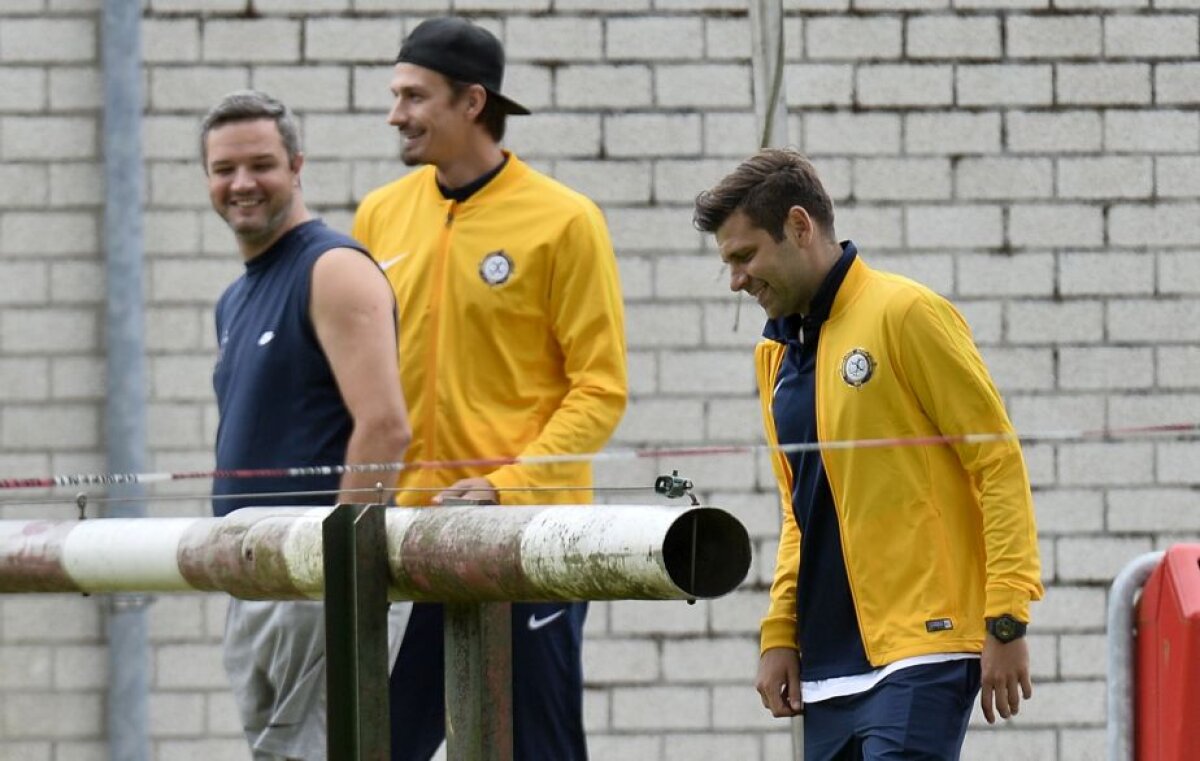 Surpriză în cantonamentul Stelei » Un atacant și un fundaș au văzut meciul cu Charleroi de lângă Reghe și MM