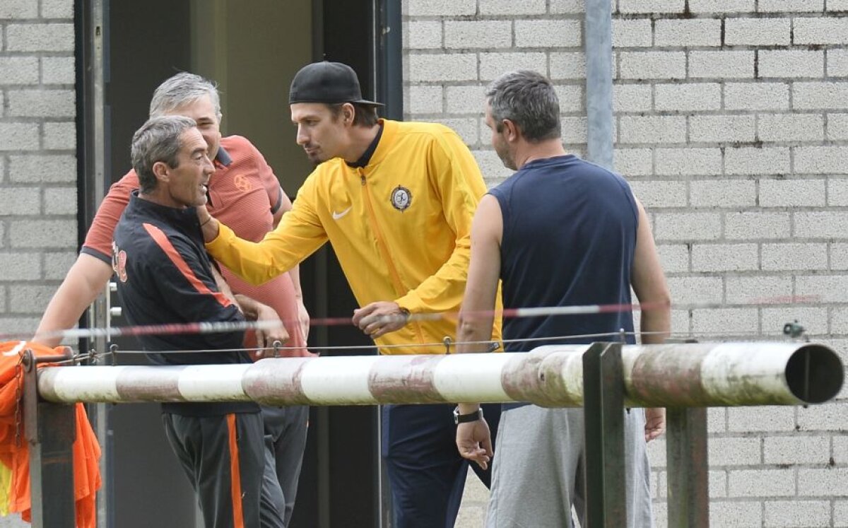 Surpriză în cantonamentul Stelei » Un atacant și un fundaș au văzut meciul cu Charleroi de lângă Reghe și MM