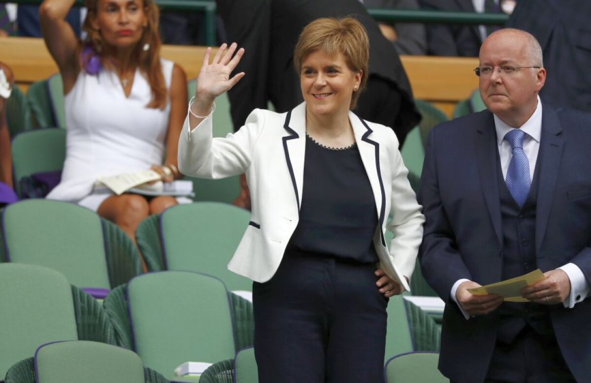 GALERIE FOTO Adunarea vedetelor » Un număr impresionant de personalități au venit să urmărească finala de la WImbledon