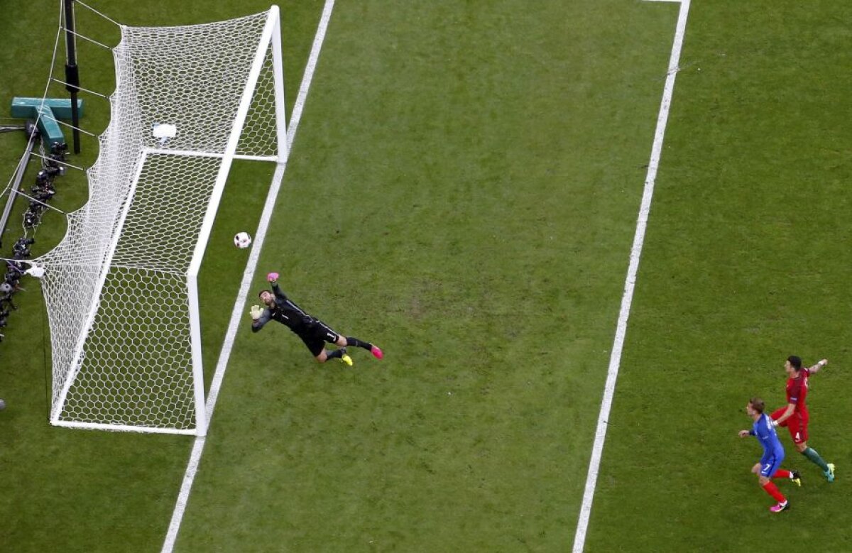 GALERIE FOTO Top 30 de fotografii din finala EURO 2016! Ronaldo în centrul atenției și când nu joacă!