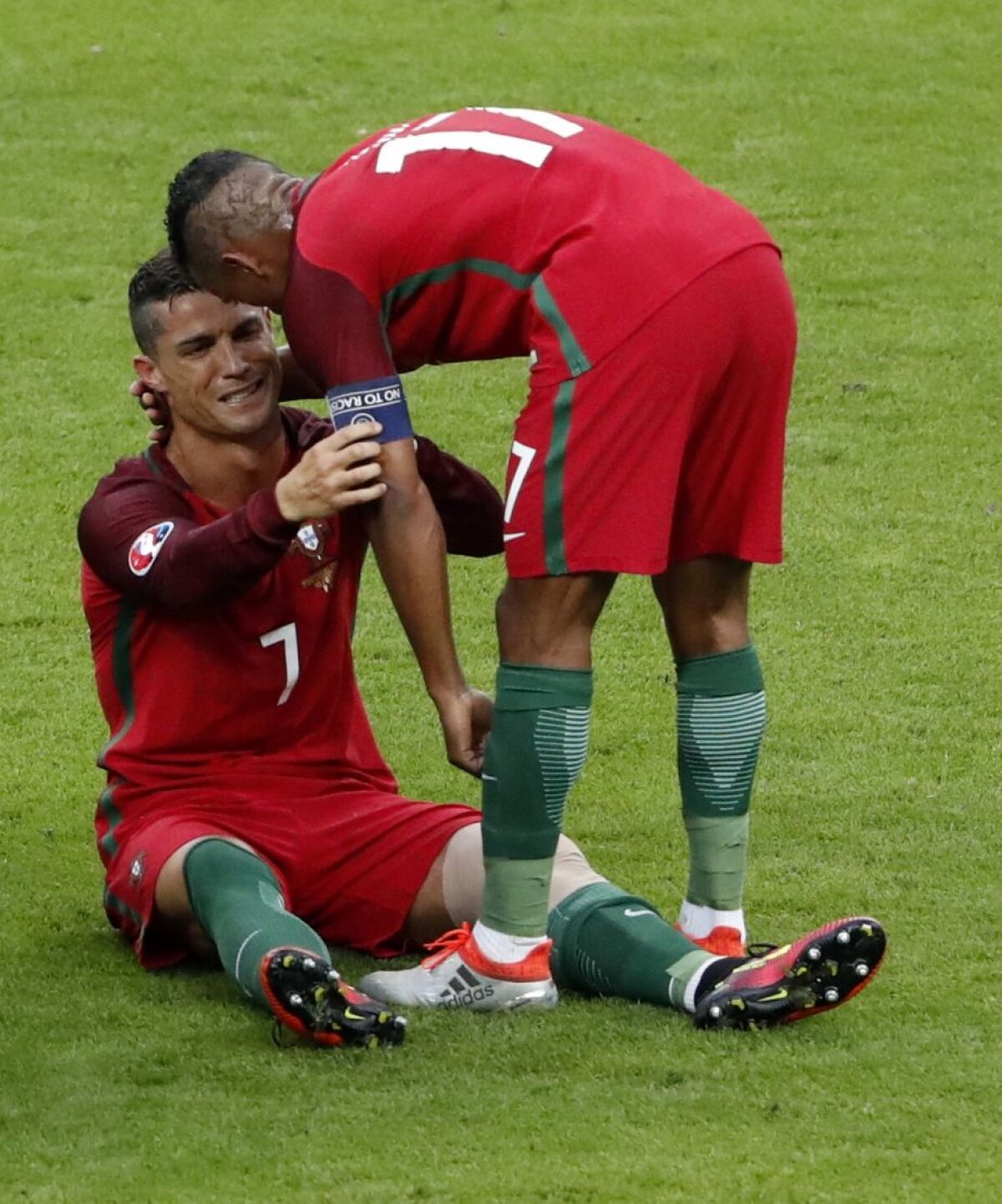 GALERIE FOTO Moment tulburător în finală! Cristiano Ronaldo s-a accidentat și a fost scos. Imaginile sunt zguduitoare! + Reacție imediată a lui Gareth Bale