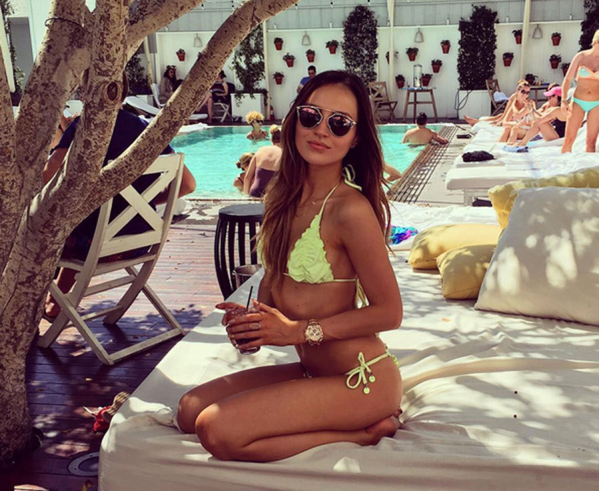 FOTO Înapoi la Londra » Szczesny nu se întoarce cu mâna goală în Anglia: ea îl va însoți!