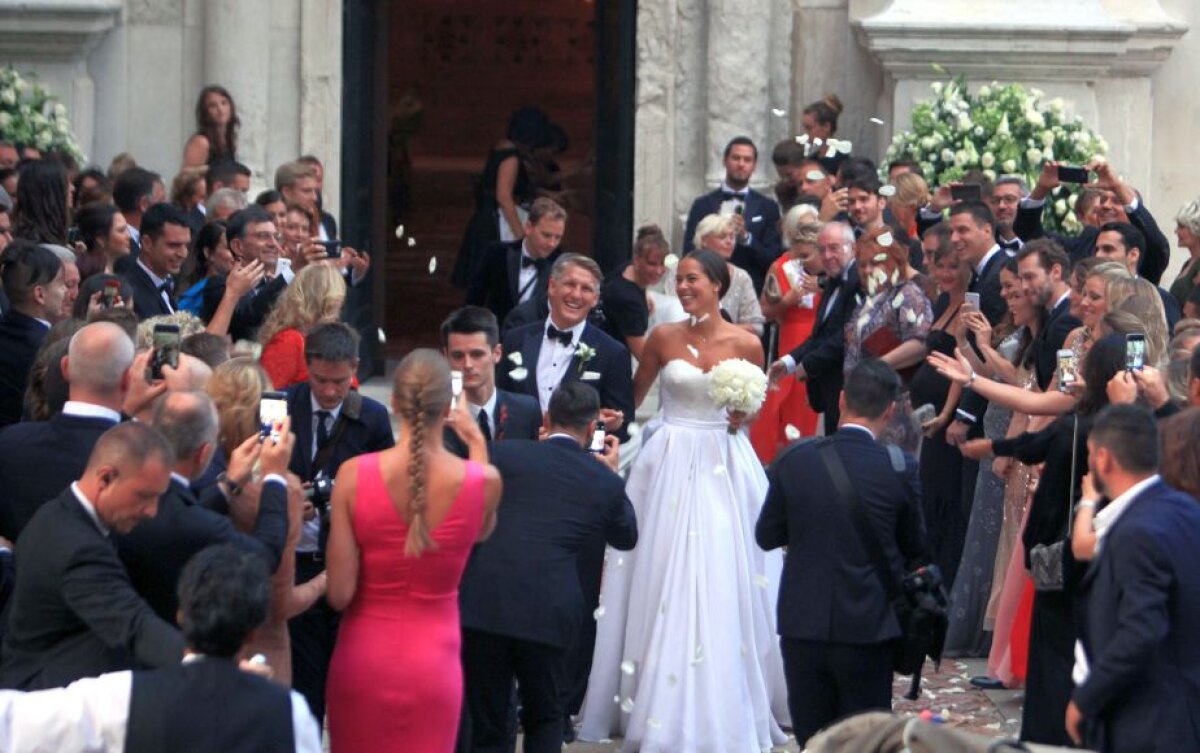 GALERIE FOTO Imagini de la nunta Anei Ivanovici cu Bastian Schweinsteiger » Cu cine a venit Sorana Cîrstea la eveniment