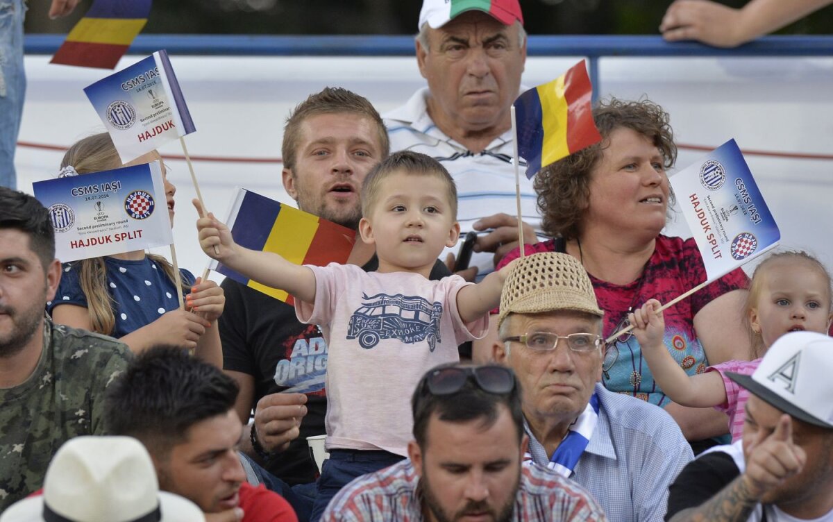 FOTO Torcida Iaşiului » Sărbătoare mare pentru moldoveni la meciul cu Hajduk: au făcut Copoul să cânte 