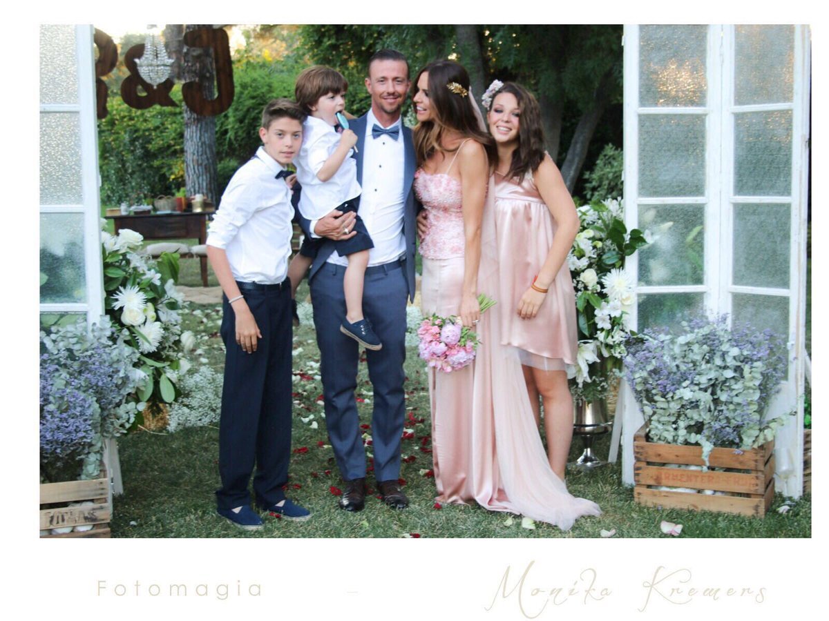 Galerie FOTO Nuntă în secret pentru o fostă vedetă de la Real: ”Cea mai frumoasă zi”