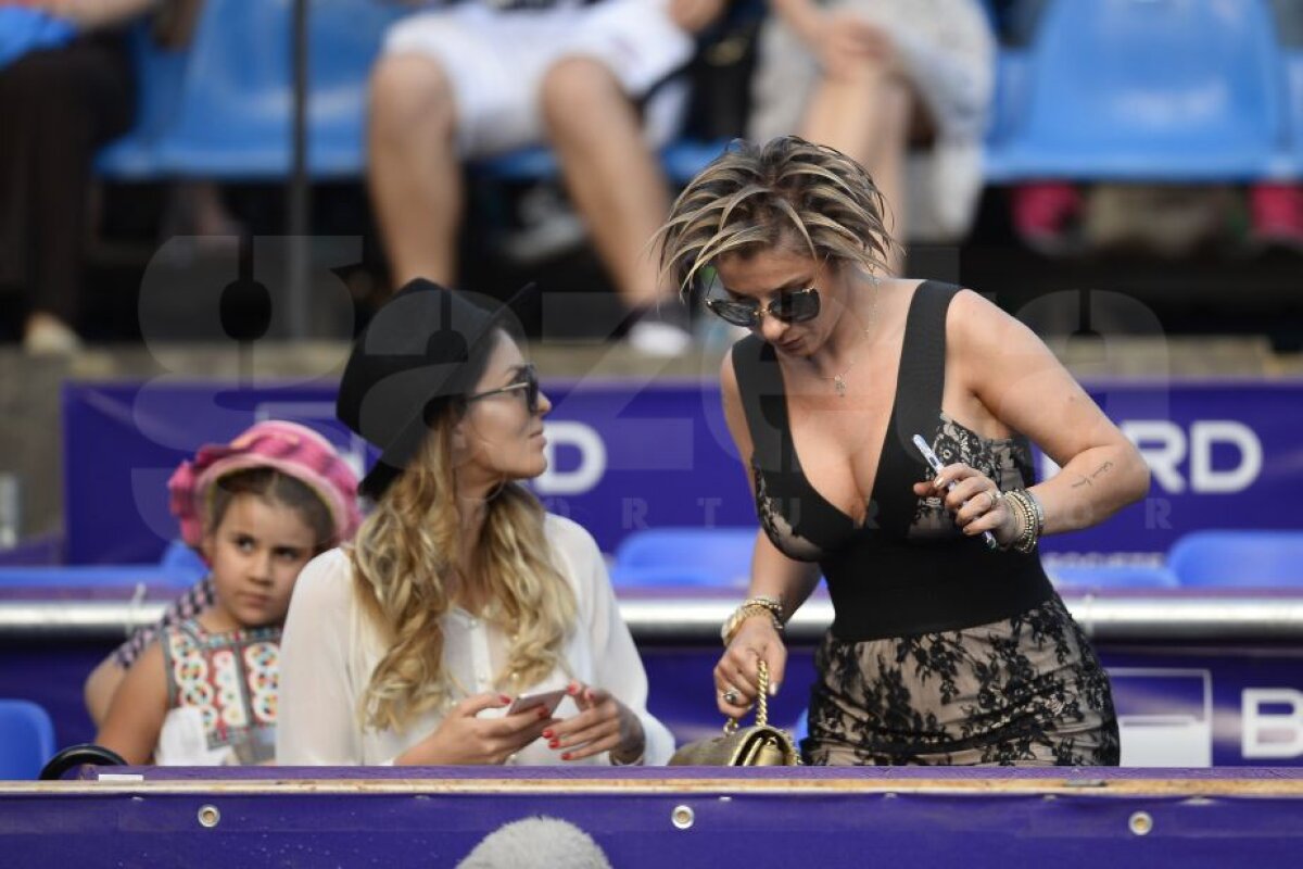FOTO » Halep, pe lista unui agent celebru :) Apariție de senzație la semifinala Simonei de la BRD Bucharest Open