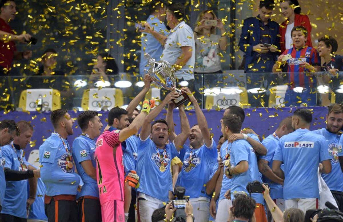 GALERIE FOTO 10 imagini cu sărbătoarea roș-albastră » Primul meci și primul trofeu pentru Steaua