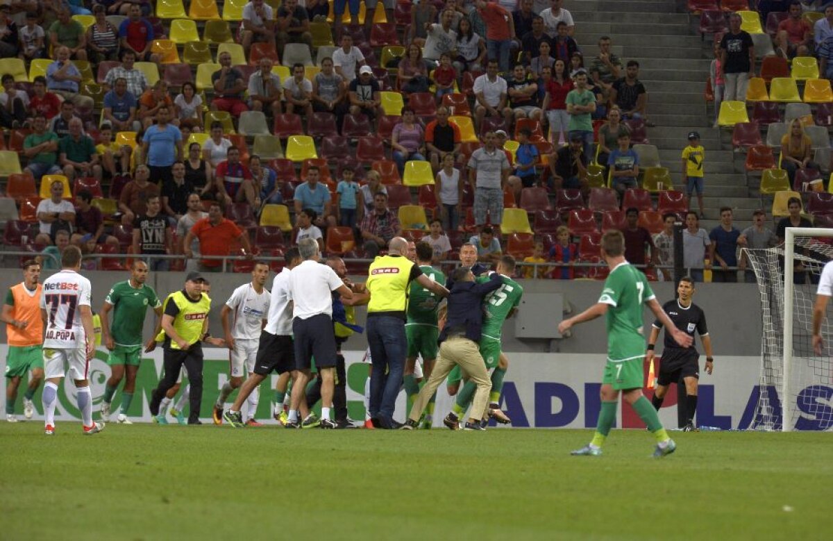 FOTO şi VIDEO Spirite încinse » Jucătorii Stelei şi cei ai Concordiei s-au încăierat la finalul meciului