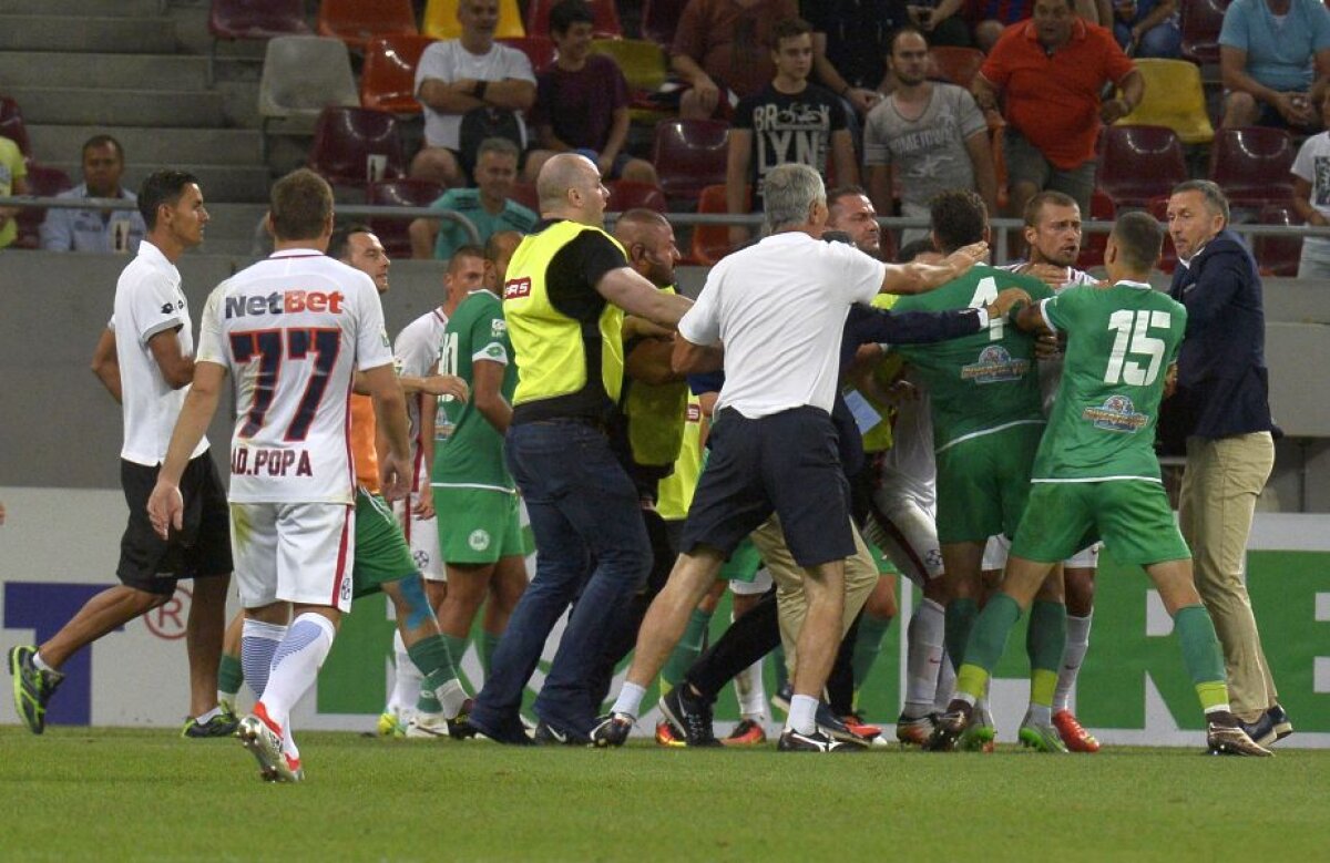 FOTO şi VIDEO Spirite încinse » Jucătorii Stelei şi cei ai Concordiei s-au încăierat la finalul meciului