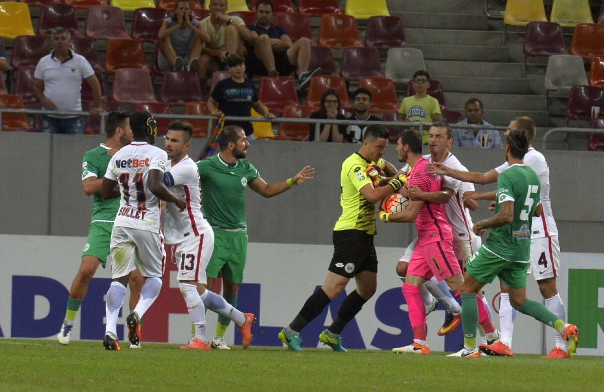 FOTO şi VIDEO Spirite încinse » Jucătorii Stelei şi cei ai Concordiei s-au încăierat la finalul meciului