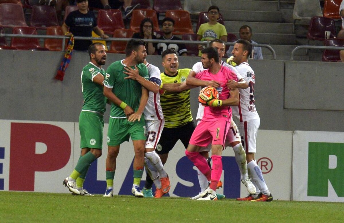 FOTO şi VIDEO Spirite încinse » Jucătorii Stelei şi cei ai Concordiei s-au încăierat la finalul meciului