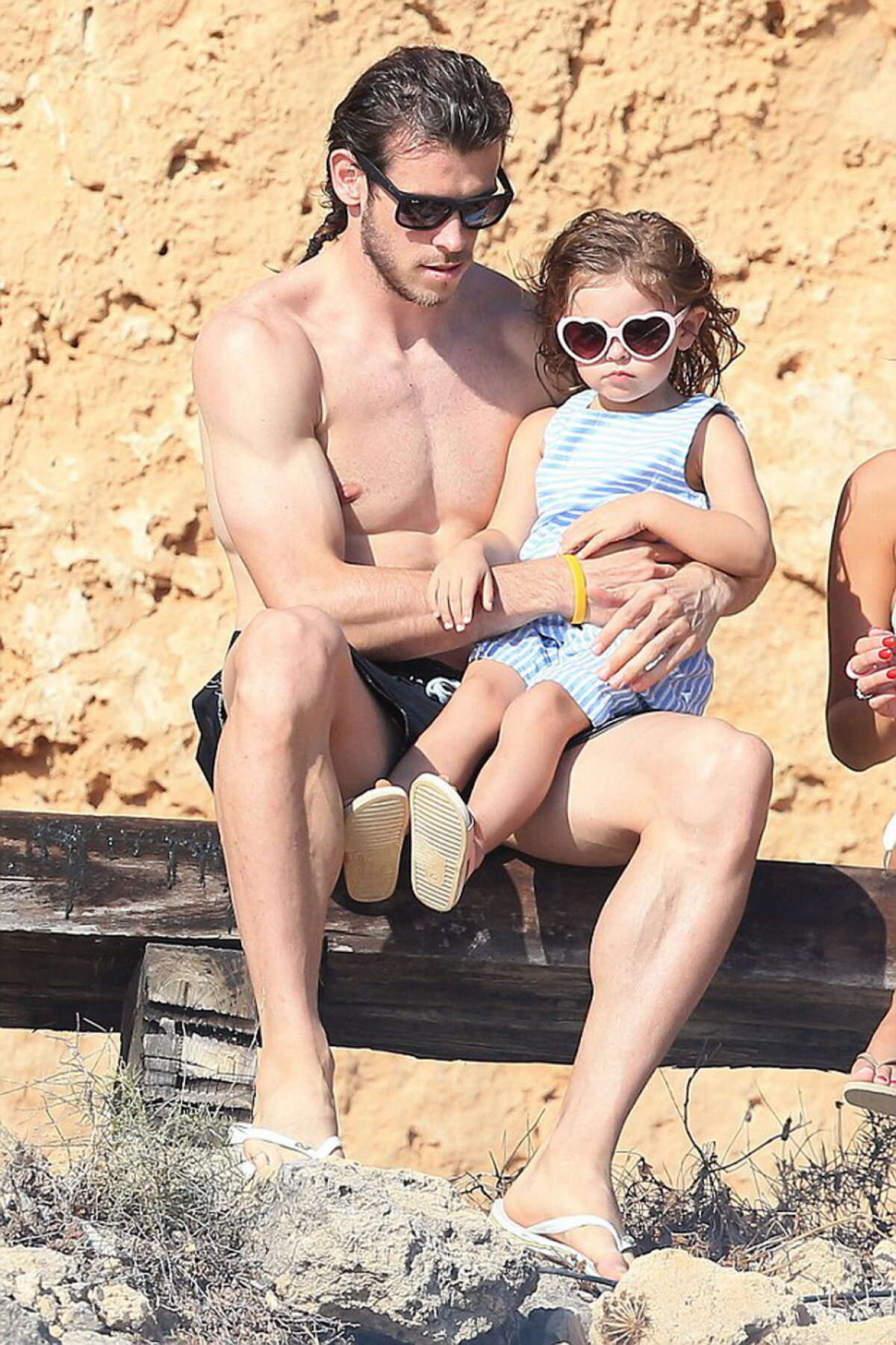 FOTO » Iubita lui Gareth Bale a încins atmosfera la plajă