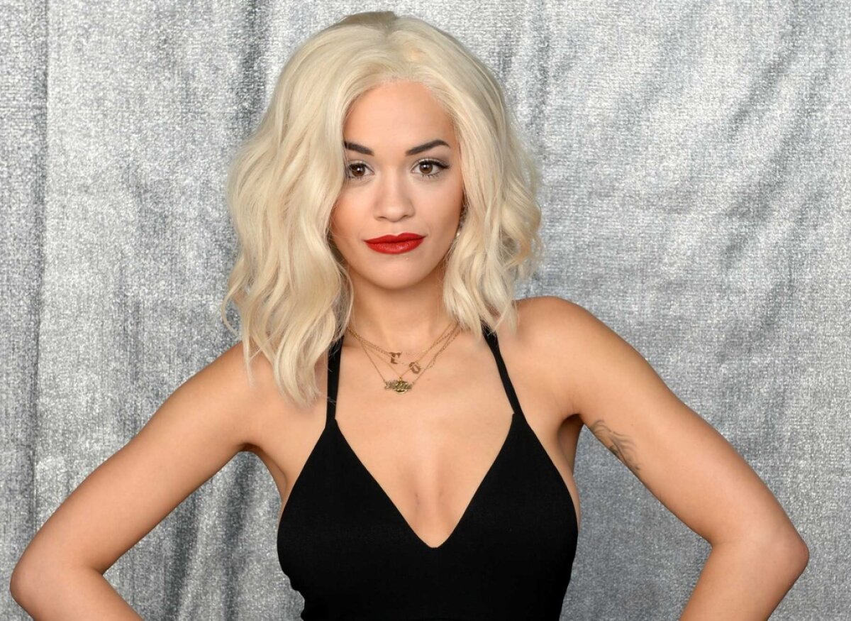 FOTO Cu Ora în Muntenegru » Rita Ora se distrează în vacanță cu un campion din Formula 1