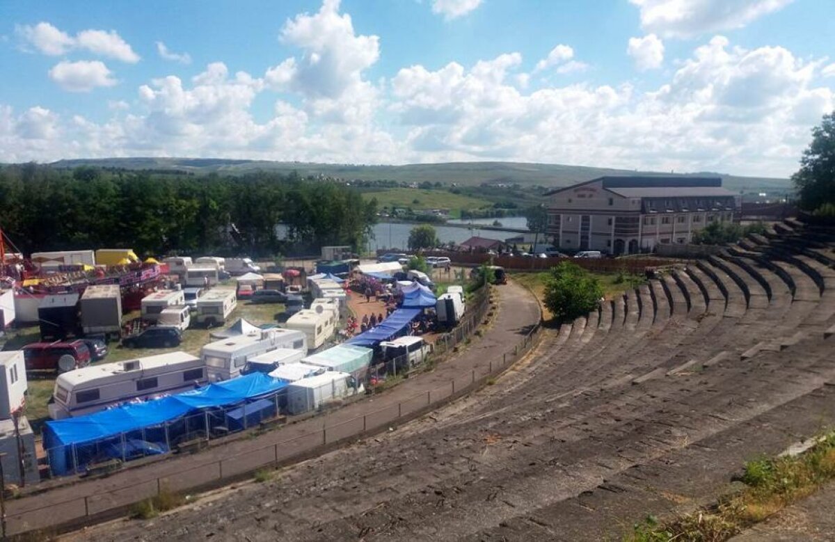 FOTO Imagini incredibile » Cum a ajuns stadionul unei foste finaliste a Cupei României