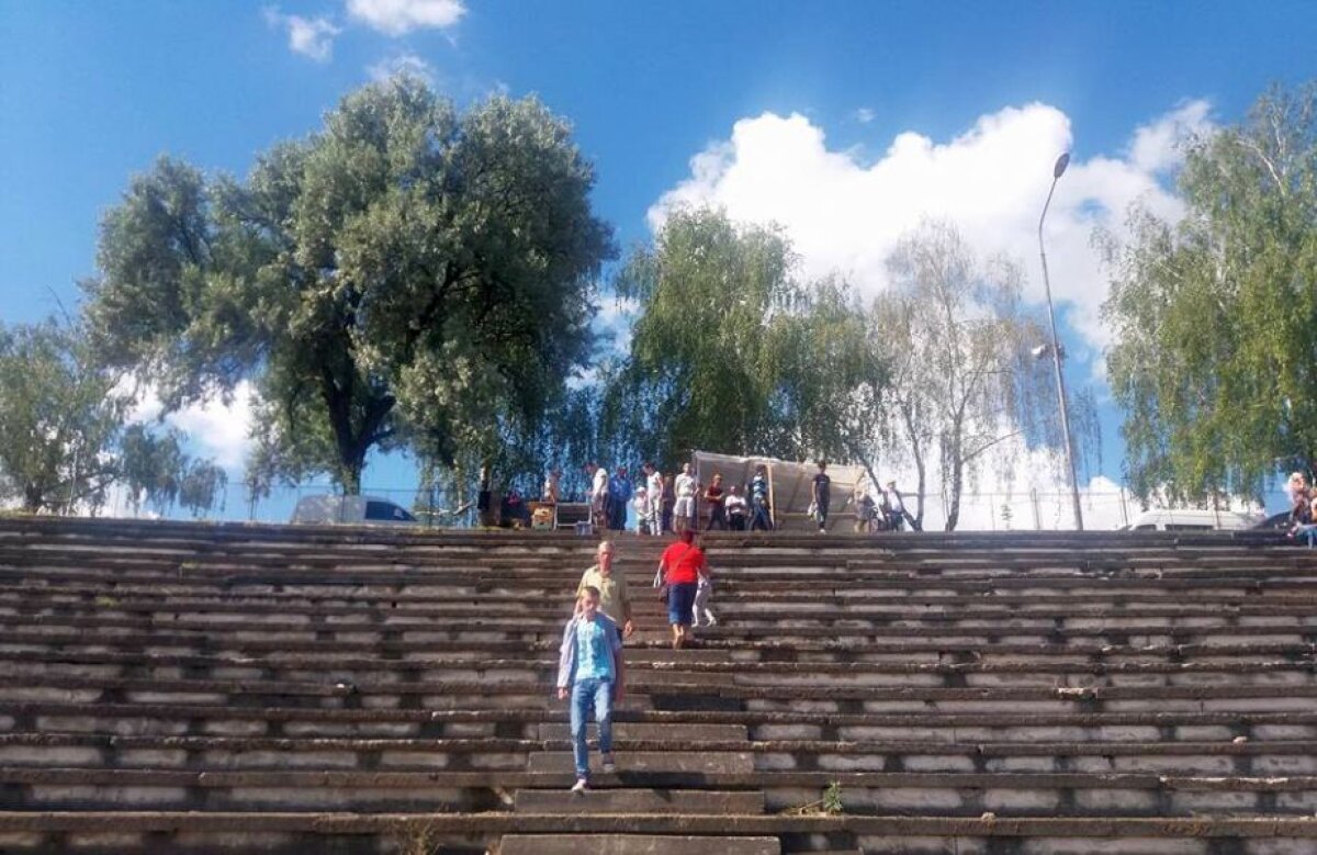 FOTO Imagini incredibile » Cum a ajuns stadionul unei foste finaliste a Cupei României