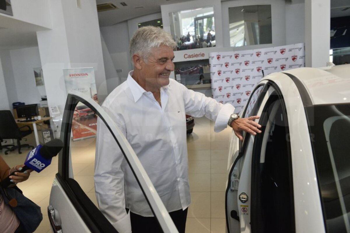 VIDEO + FOTO Dinamo are echipament după modelul Lewandowski » Cum arată tricourile prezentate azi