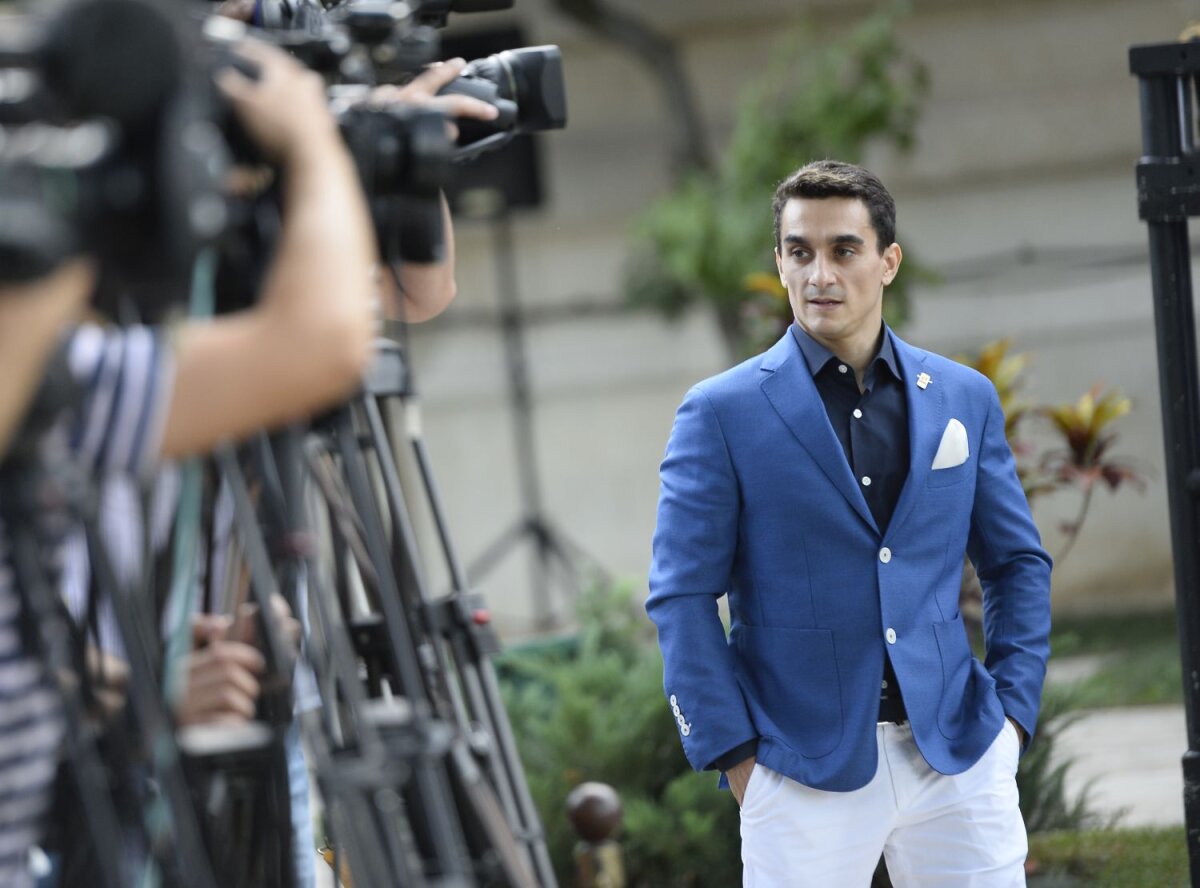 FOTO Întâlnire la fix » Klaus Iohannis i-a înmânat Cătălinei Ponor drapelul tricolor pentru Rio 2016