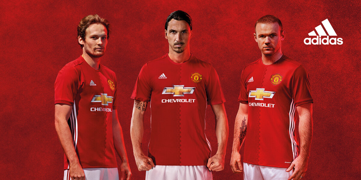 GALERIE FOTO Manchester United și-a lansat noul echipament! Povestea tricourilor pe care le vor purta Rooney, Ibrahimovici et. Comp