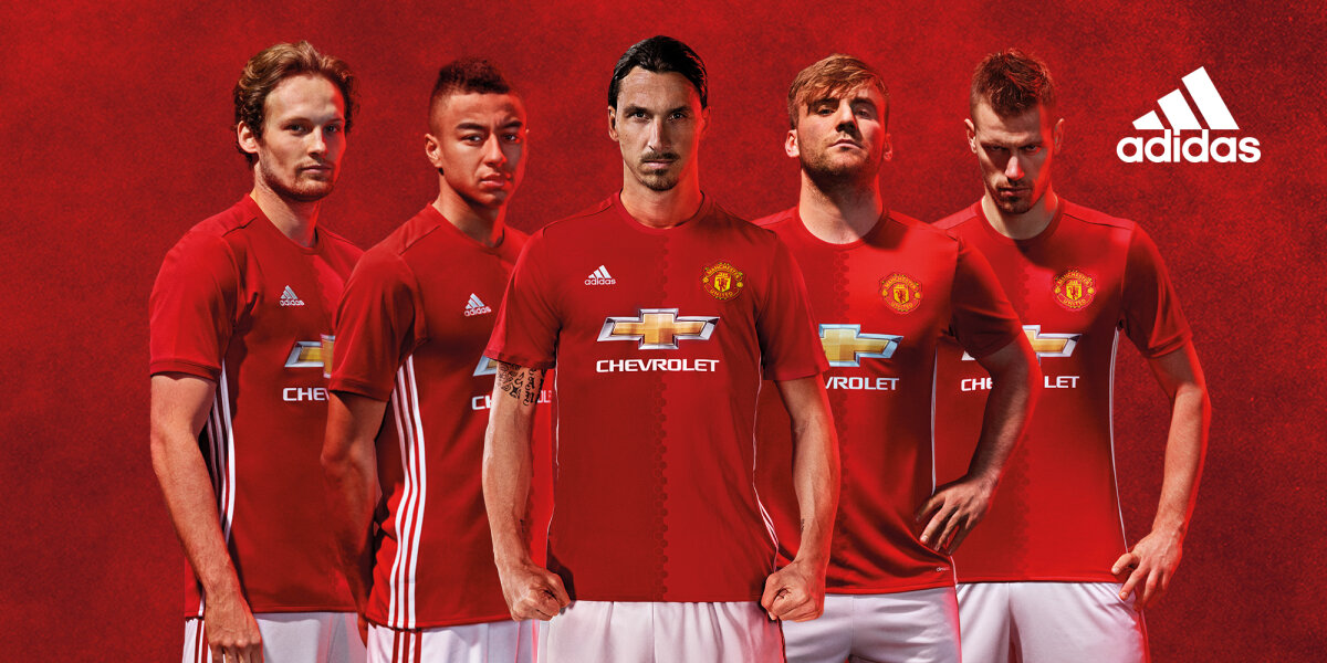 GALERIE FOTO Manchester United și-a lansat noul echipament! Povestea tricourilor pe care le vor purta Rooney, Ibrahimovici et. Comp