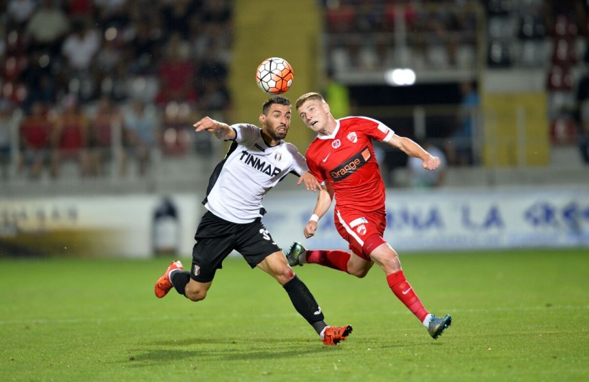 FOTO și VIDEO » Călcați de "Bizonul" lui Andone! Campioana, umilită de Dinamo pe teren propriu