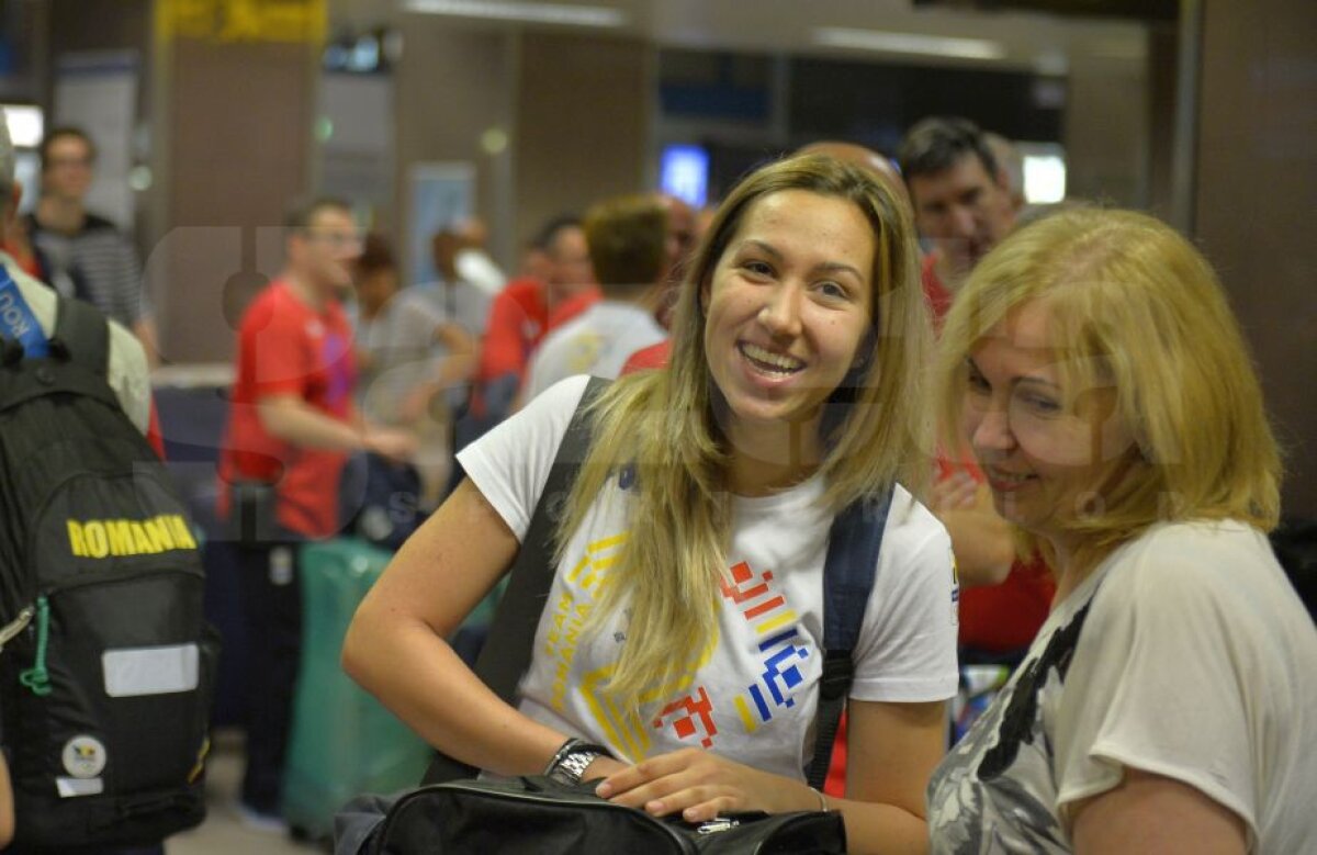 GALERIE FOTO Primii membri ai lotului olimpic au plecat către Rio!