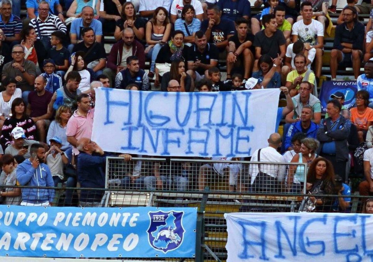 GALERIE FOTO Transferul lui Higuain la Juventus i-a înfuriat pe suporterii napolitani » Cele mai violente reacții + 6 trădători celebri din fotbal