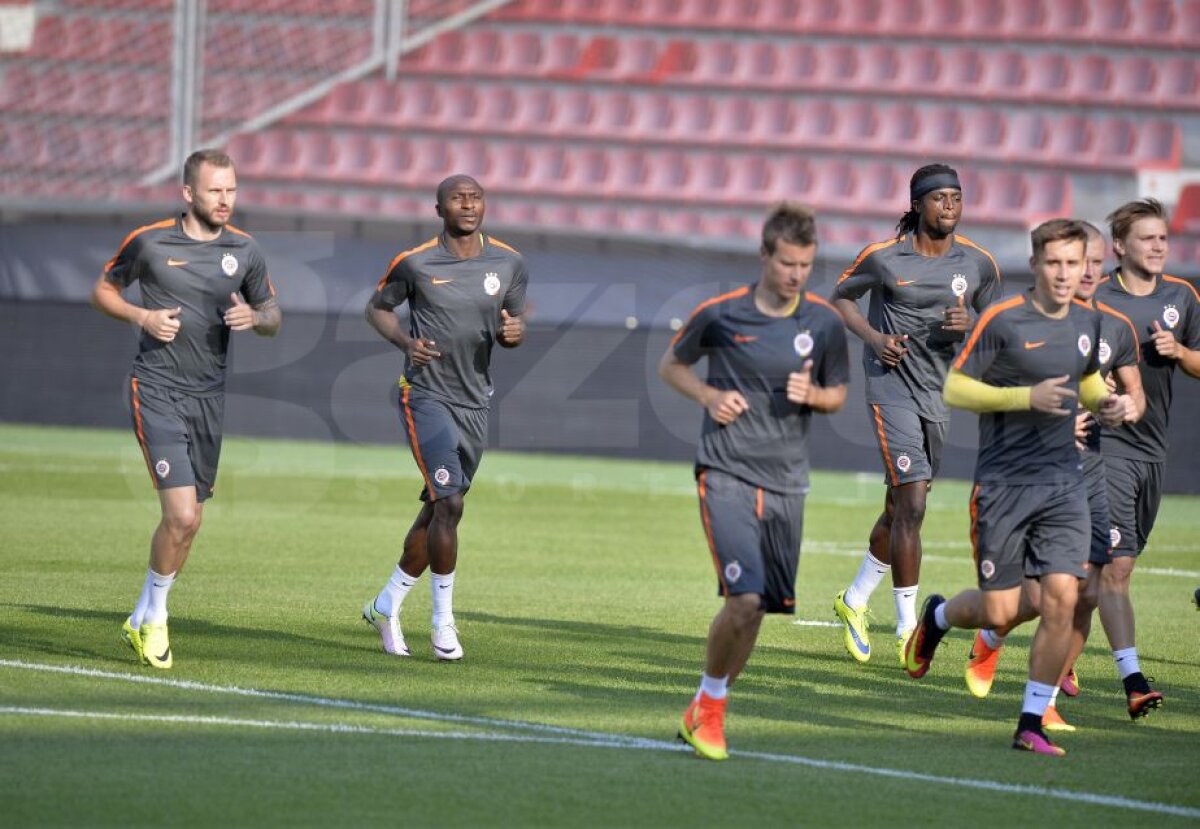 VIDEO+FOTO Sparta Praga a făcut antrenamentul oficial dinaintea meciului cu Steaua » Cehii, relaxați și cu zâmbetul pe buze