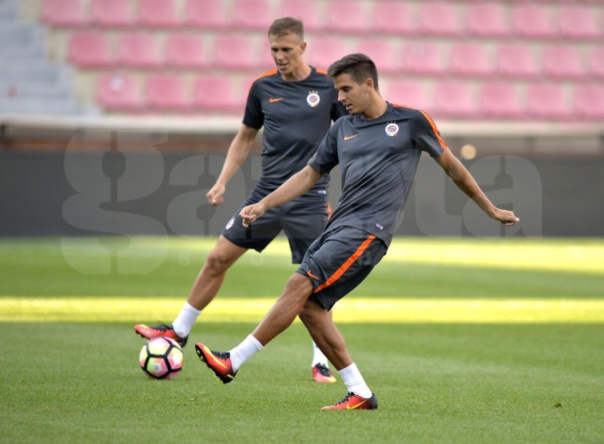 VIDEO+FOTO Sparta Praga a făcut antrenamentul oficial dinaintea meciului cu Steaua » Cehii, relaxați și cu zâmbetul pe buze