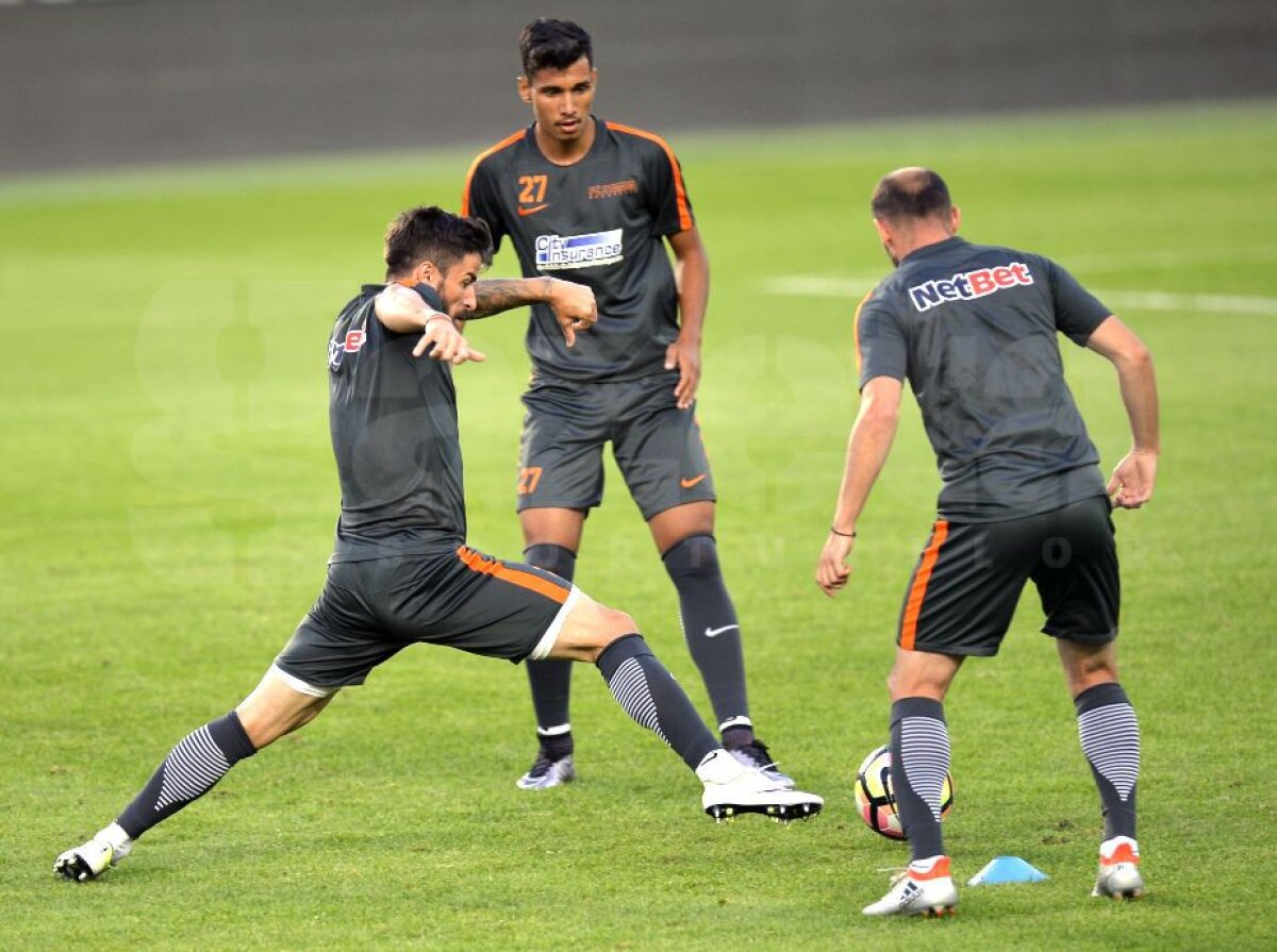 VIDEO+FOTO Steaua a făcut antrenamentul oficial înaintea meciului cu Sparta » Vlad Achim, printre cei mai activi jucători