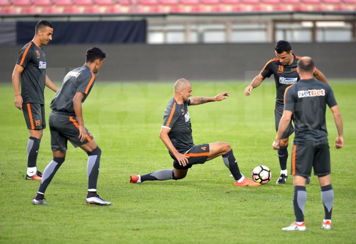 VIDEO+FOTO Steaua a făcut antrenamentul oficial înaintea meciului cu Sparta » Vlad Achim, printre cei mai activi jucători