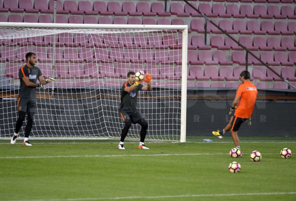 VIDEO+FOTO Steaua a făcut antrenamentul oficial înaintea meciului cu Sparta » Vlad Achim, printre cei mai activi jucători