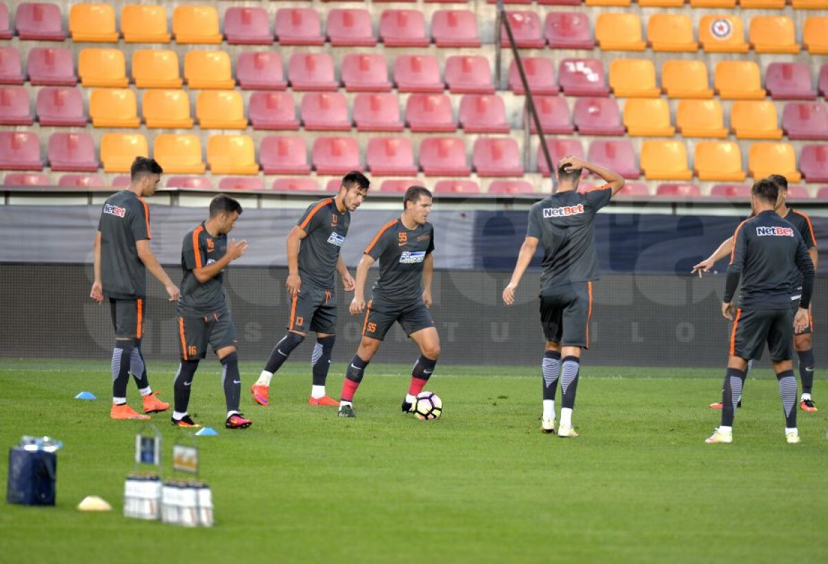 VIDEO+FOTO Steaua a făcut antrenamentul oficial înaintea meciului cu Sparta » Vlad Achim, printre cei mai activi jucători