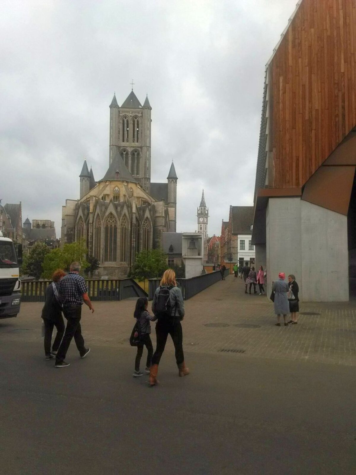 GALERIE FOTO Corespondență din Gent » Cum arată orașul care a primit Viitorul și ce jucător al lui Hagi a jucat într-un City - Juventus