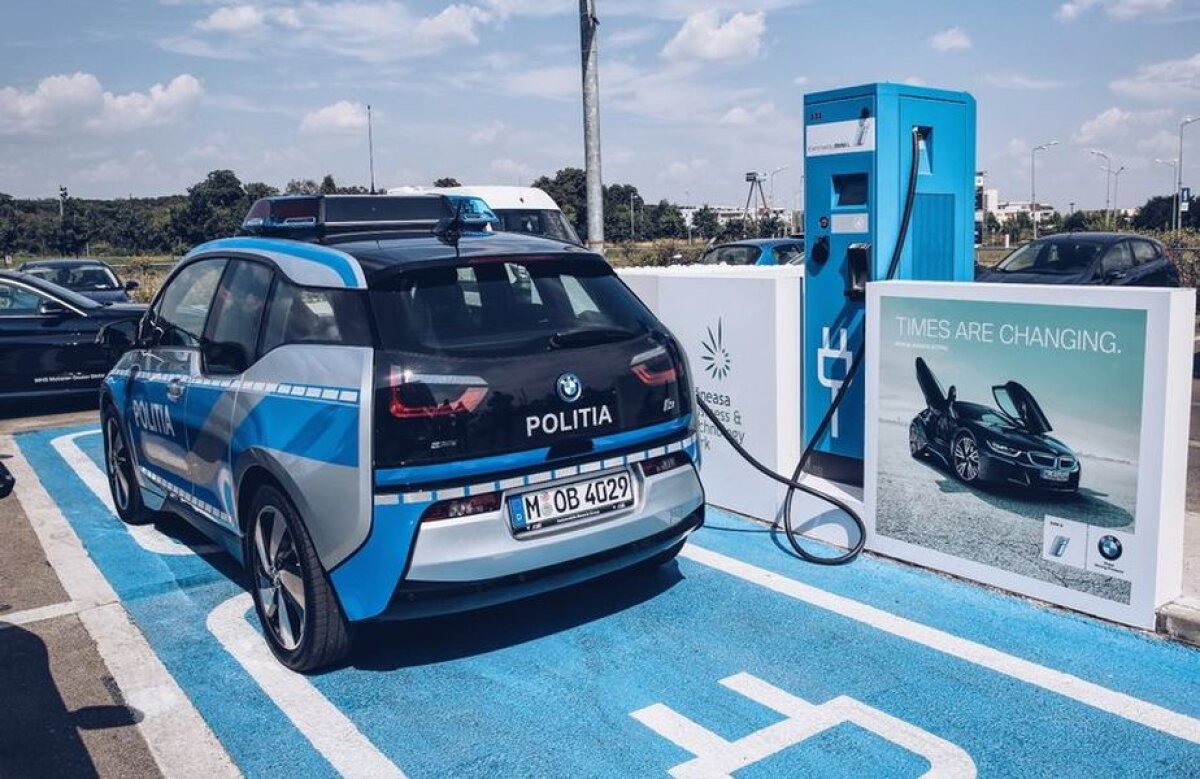 GALERIE FOTO Inițiativa inedită a Poliției Capitalei » Automobilul nepoluant cu care se vor întâlni bucureștenii în trafic