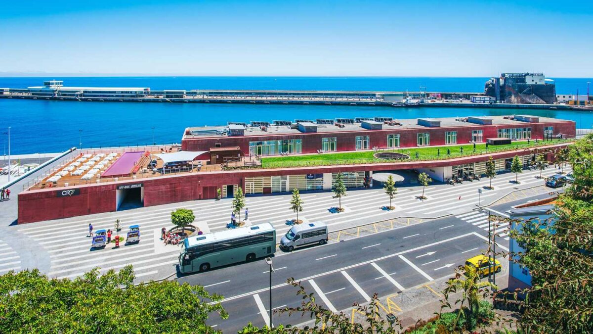 GALERIE FOTO Superimagini din hotelul lui CR7! Cât costă cea mai ieftină cameră și cât trebuie să dai pentru LUX absolut