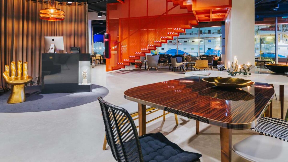 GALERIE FOTO Superimagini din hotelul lui CR7! Cât costă cea mai ieftină cameră și cât trebuie să dai pentru LUX absolut