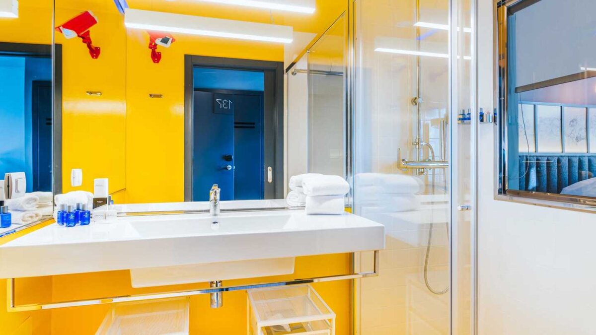 GALERIE FOTO Superimagini din hotelul lui CR7! Cât costă cea mai ieftină cameră și cât trebuie să dai pentru LUX absolut