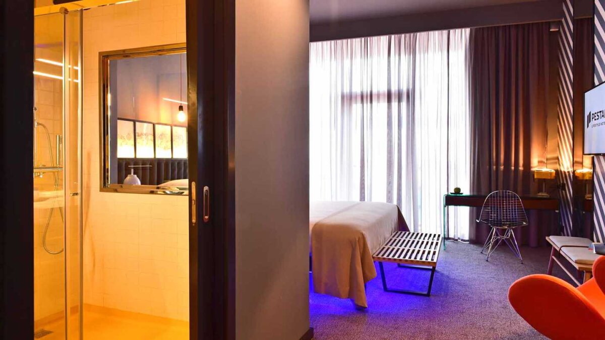 GALERIE FOTO Superimagini din hotelul lui CR7! Cât costă cea mai ieftină cameră și cât trebuie să dai pentru LUX absolut