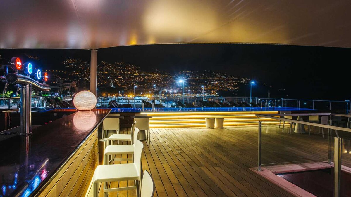 GALERIE FOTO Superimagini din hotelul lui CR7! Cât costă cea mai ieftină cameră și cât trebuie să dai pentru LUX absolut