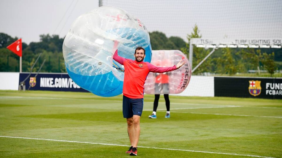 FOTO + VIDEO Distracție la antrenamentele Barcelonei » Ce metodă inedită de pregătire au folosit catalanii și cum s-a distrat Luis Suarez