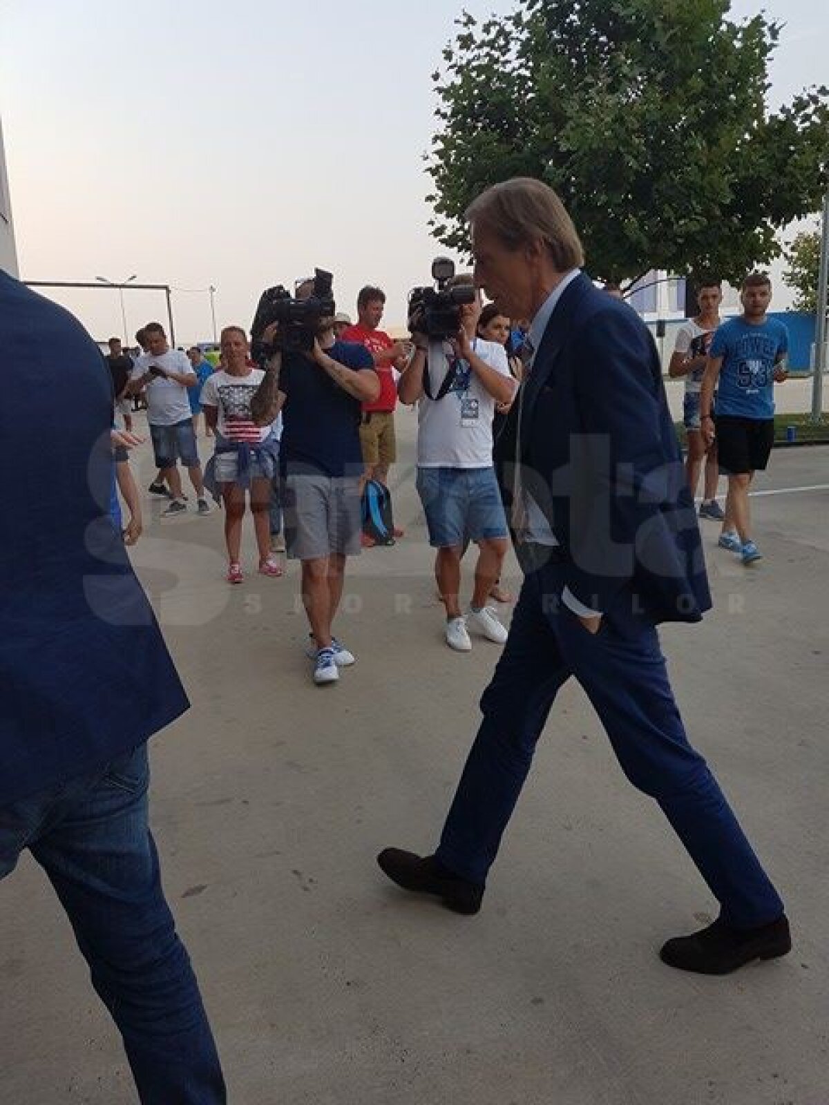 FOTO Christoph Daum și noul transfer al Stelei privesc din tribună meciul roș-albaștrilor cu Viitorul » Cum se evită bișnița la Ovidiu