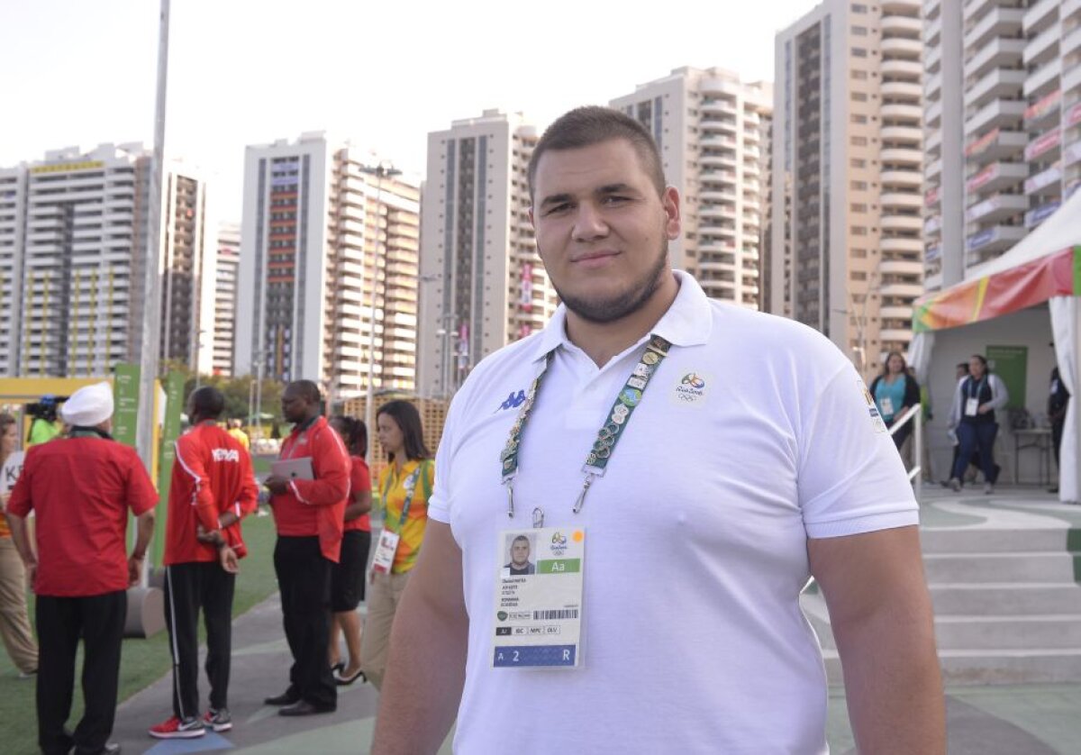 Corespondență GSP din RIO » La 2,03 metri și 150 de kilograme, judoka Daniel Natea e impunător. Și simpatic, magnet pentru poze: ”Am văzut unul mai mare decât mine... M-am cam supărat!”