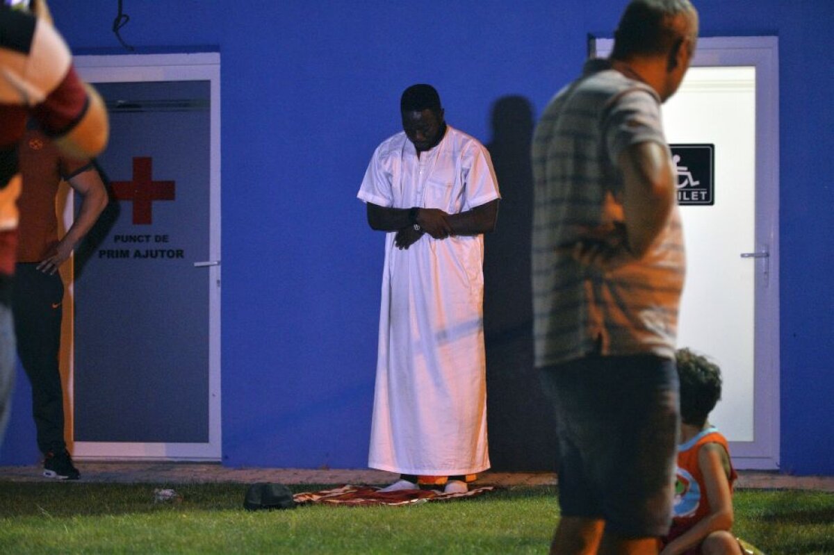 FOTO Hopa Muniru »  Stelistul a fost extaziat golurile echipei sale cu Viitorul și a fost la un pas să se rănească