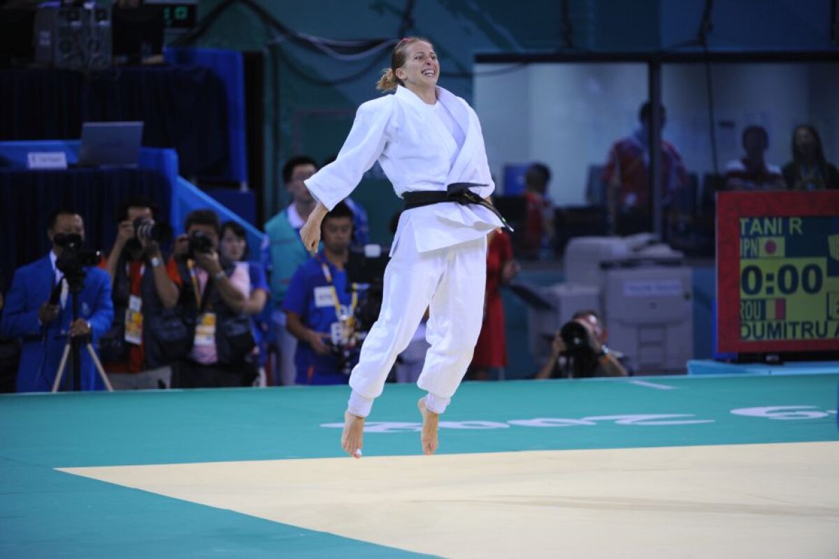 Noi toți suntem Team România » Episodul 6: Sâmbăta de aur » Alina Dumitru a cucerit în 2008, la Beijing, primul, și deocamdată singurul, titlul olimpic al judoului românesc