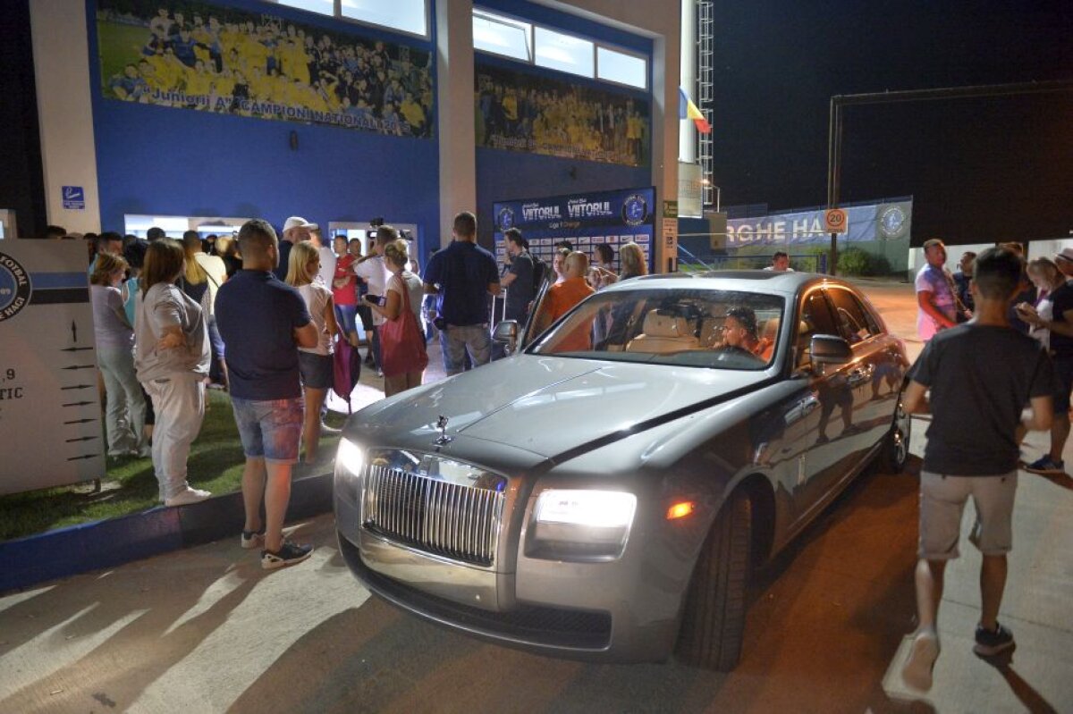 GALERIE FOTO Reghe, lux și opulență! Tehnicianul vicecampioanei a plecat separat de echipă de la Constanța, în interiorul unui Rolls Royce Ghost de 350.000 de euro! 